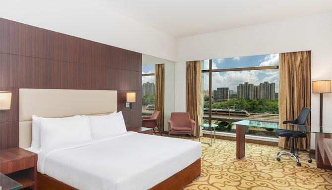 Country Inn & Suites By Radisson, Sahibabad - Superior Bedroom