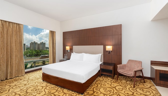 Country Inn & Suites By Radisson, Sahibabad - Suite Bedroom