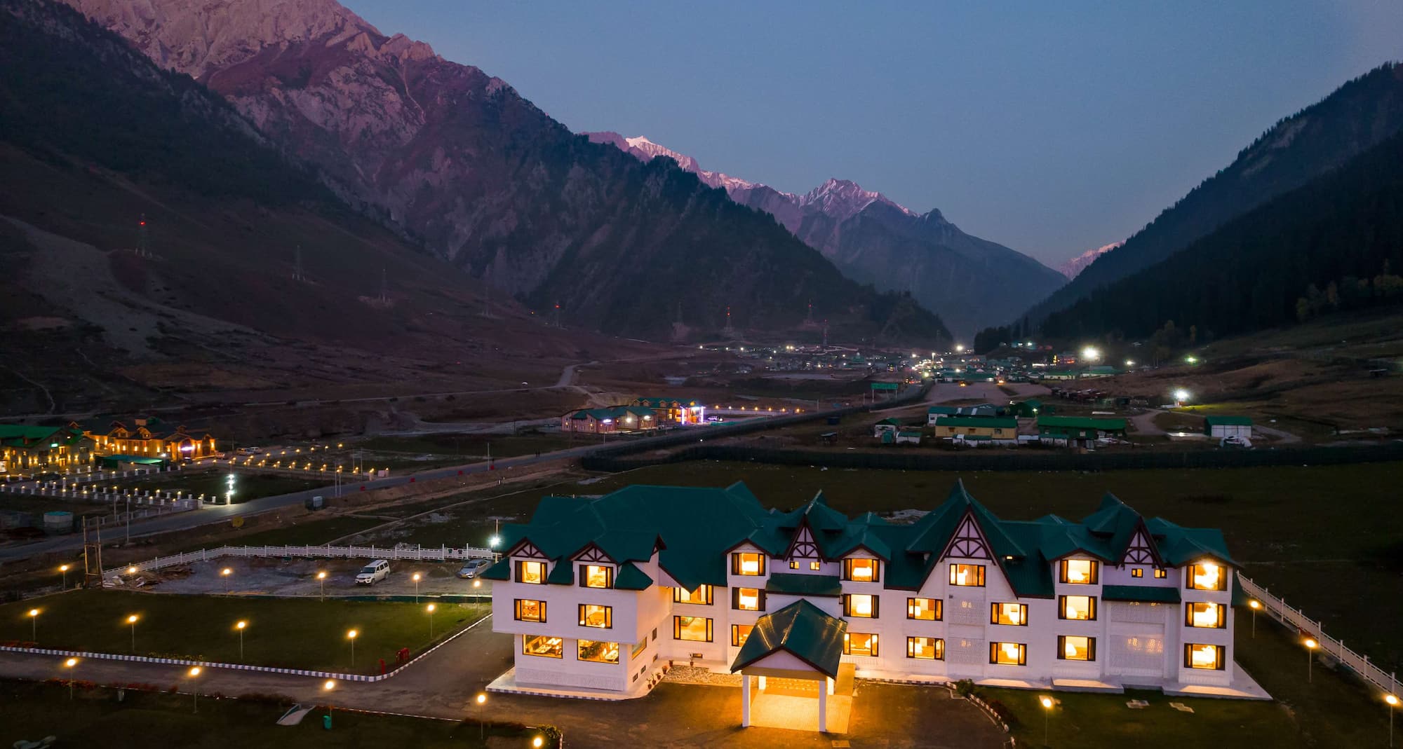 Country Inn & Suites by Radisson, Sonamarg - Exterior