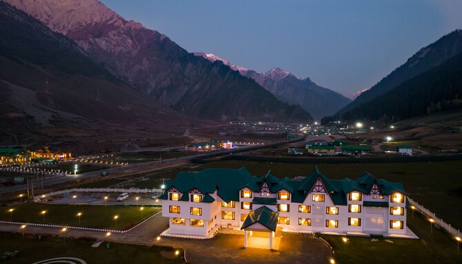 Sonamarg Hotels | Country Inn & Suites by Radisson Sonamarg