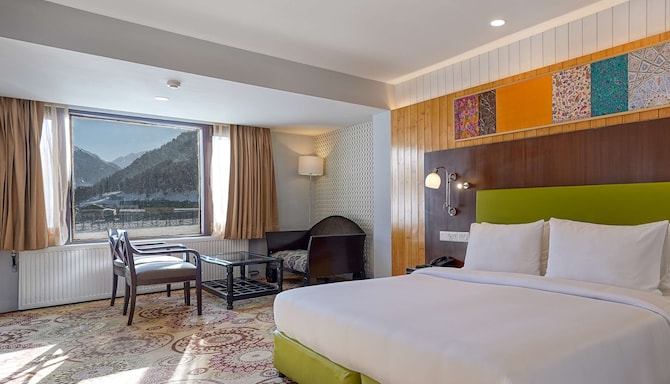 Country Inn & Suites by Radisson, Sonamarg - Guest room