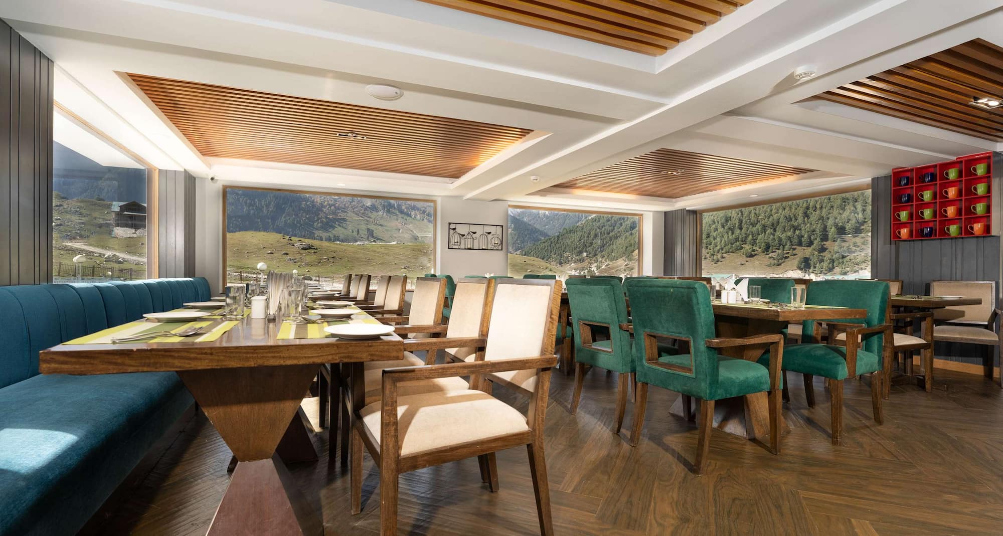 Country Inn & Suites by Radisson, Sonamarg - Restaurant