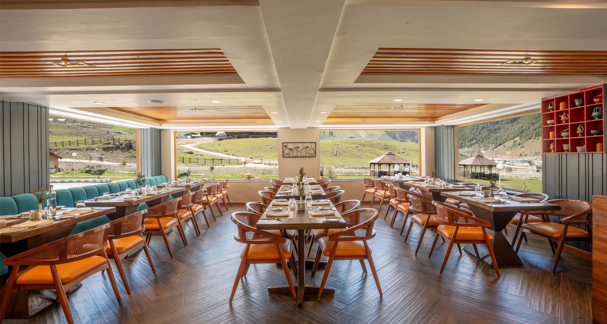 Country Inn and Suites by Radisson, Sonamarg - Mosaic