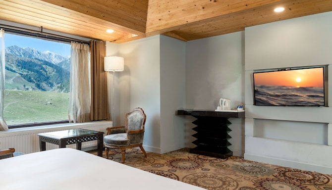 Country Inn & Suites by Radisson, Sonamarg - Junior Suite