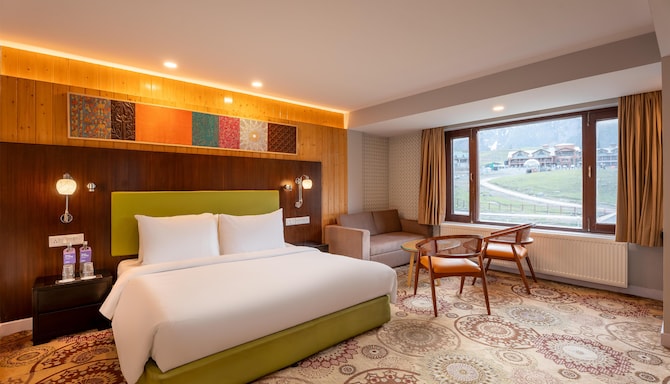 Country Inn & Suites by Radisson, Sonamarg - Junior Suite