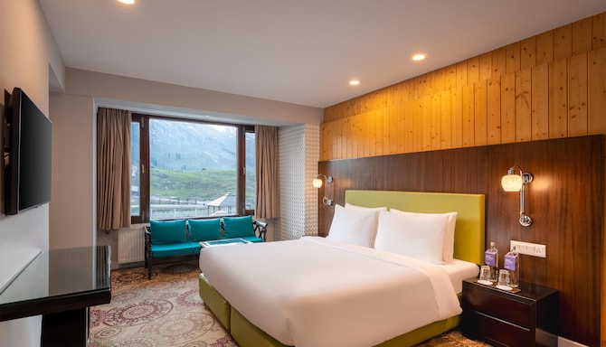 Country Inn & Suites by Radisson, Sonamarg - Junior Suite