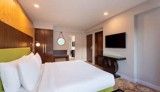 Country Inn & Suites by Radisson, Sonamarg - Junior Suite