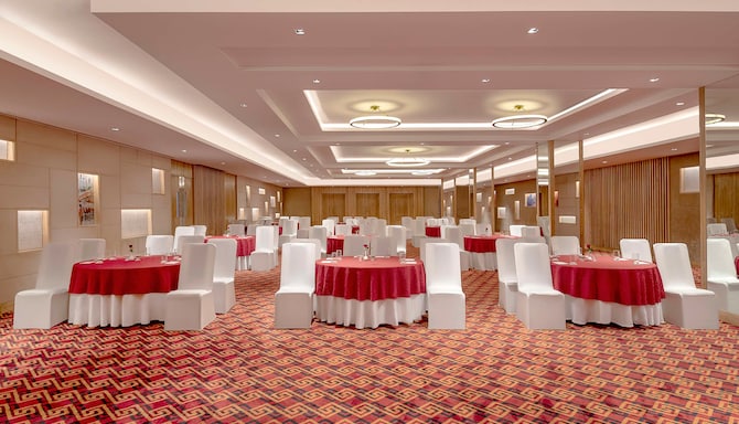 Country Inn and Suites by Radisson, Zirakpur - GBR Hall