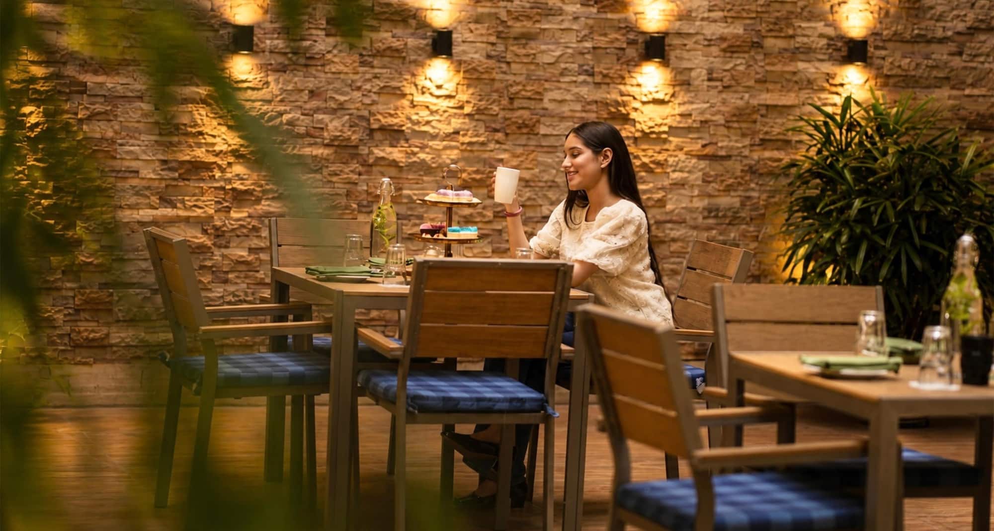 Country Inn and Suites by Radisson, Zirakpur - Bar