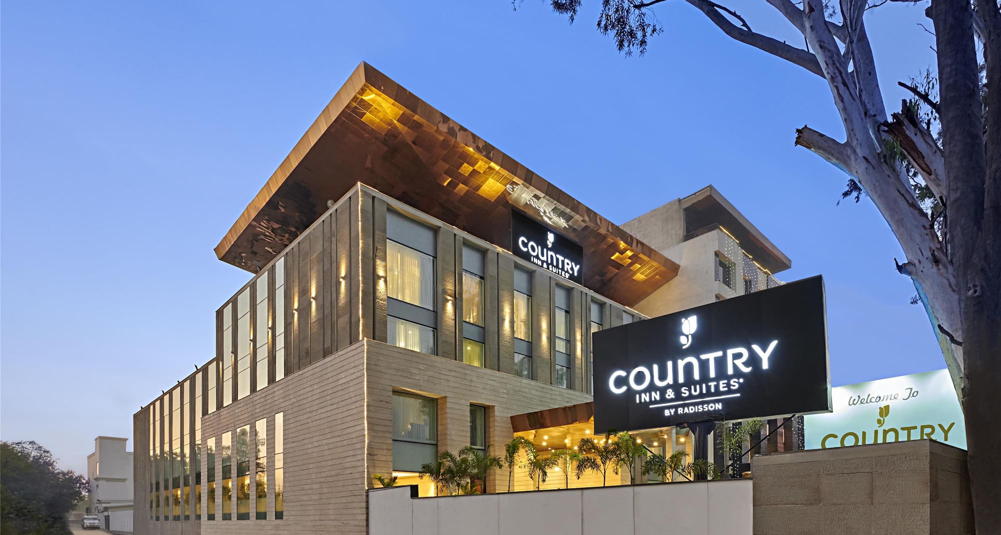 Country Inn and Suites by Radisson, Zirakpur - Hotel Front