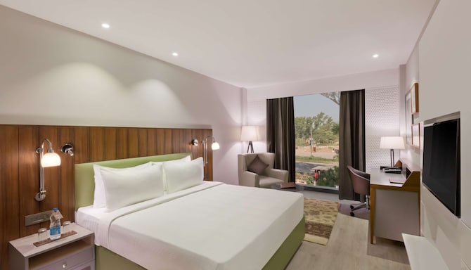 Country Inn & Suites by Radisson Zirakpur - Superior Room