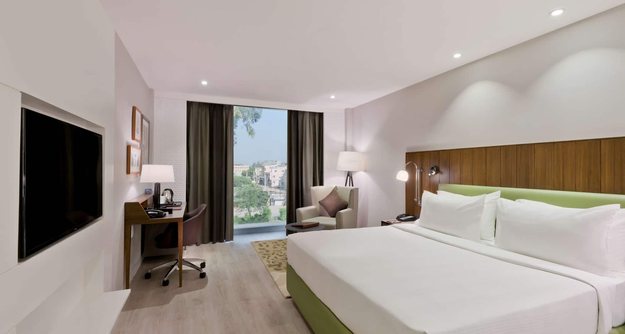 Country Inn and Suites by Radisson Zirakpur - Deluxe Room