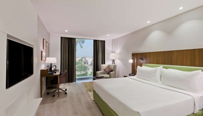 Country Inn & Suites by Radisson Zirakpur - Deluxe Room