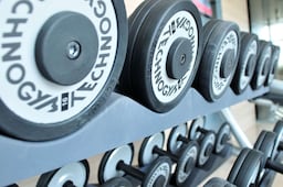 Country Inn and Suites by Radisson, Zirakpur - Gym free weights
