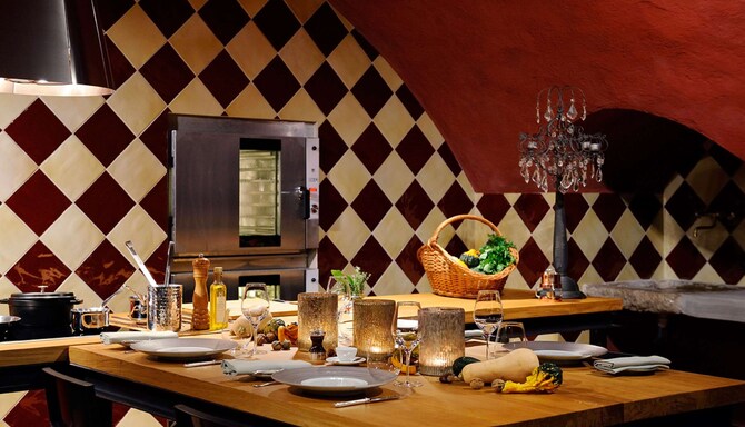 Cour des Loges Lyon, A Radisson Collection Hotel - La Petite Loge