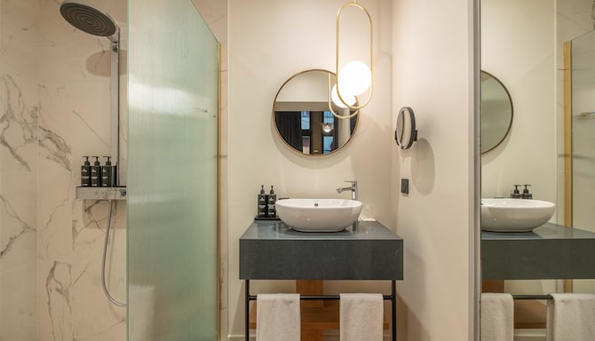 Cour des Loges Lyon, A Radisson Collection Hotel - 客房浴室