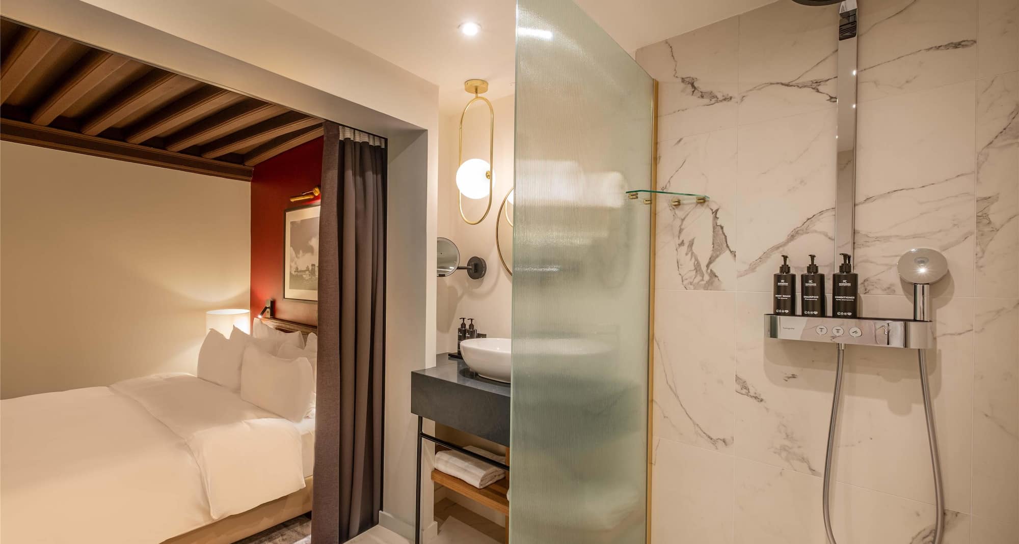 Cour des Loges Lyon, A Radisson Collection Hotel - Collection Superior Room