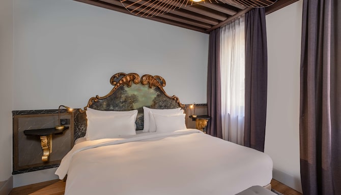 Cour des Loges Lyon, A Radisson Collection Hotel