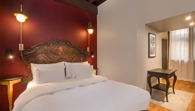 Cour des Loges Lyon, A Radisson Collection Hotel