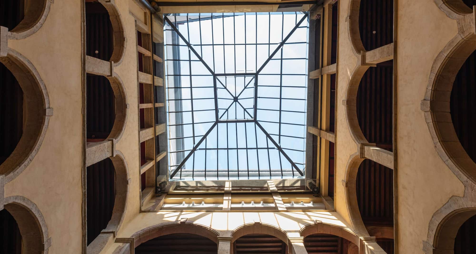 Cour des Loges Lyon, A Radisson Collection Hotel - La Grande Cour
