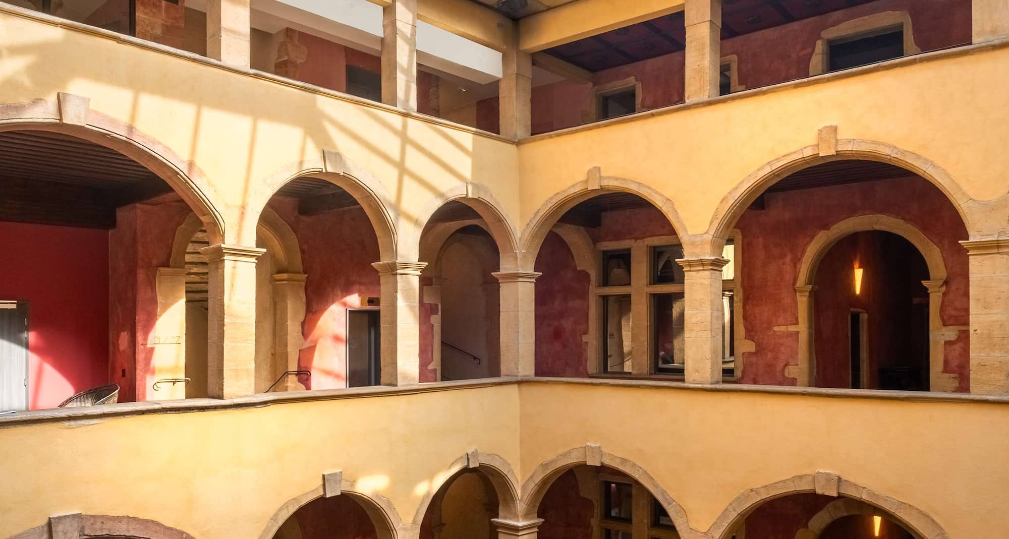 Cour des Loges Lyon, A Radisson Collection Hotel - La Grande Cour