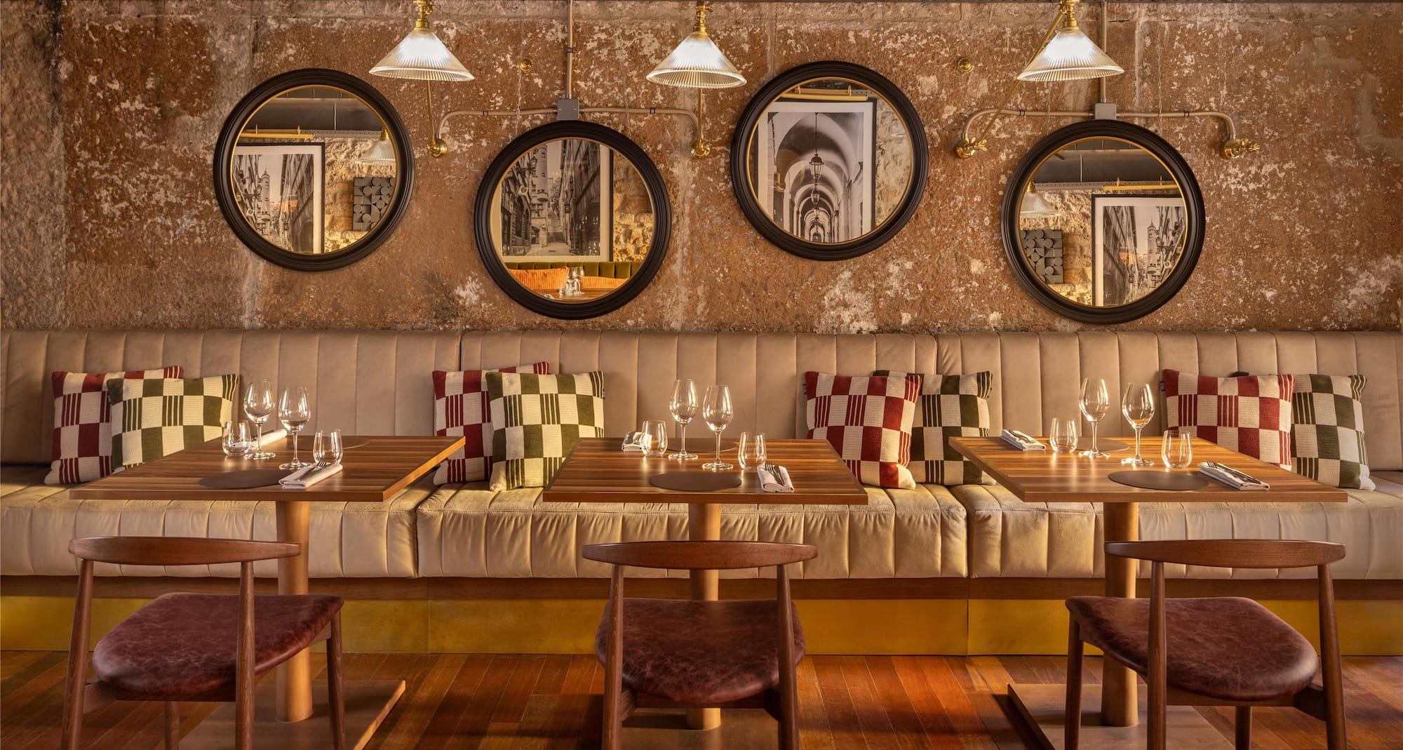 Cour des Loges Lyon, A Radisson Collection Hotel - Le Comptoir