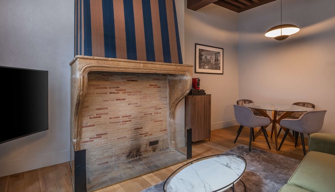 Cour des Loges Lyon, A Radisson Collection Hotel