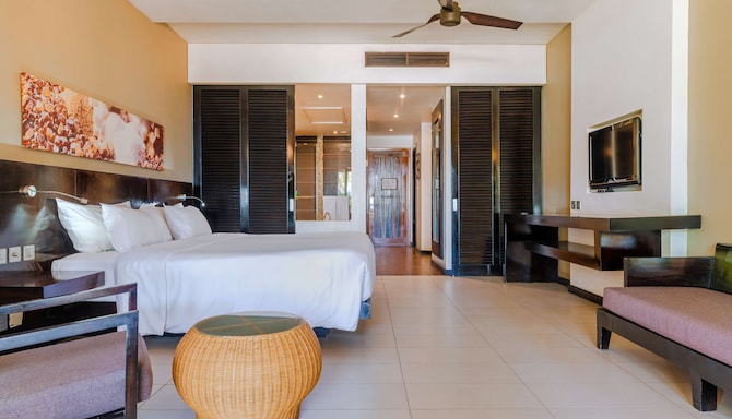 Crystals Beach Resort Belle Mare, a member of Radisson Individuals - Chambres / Logements