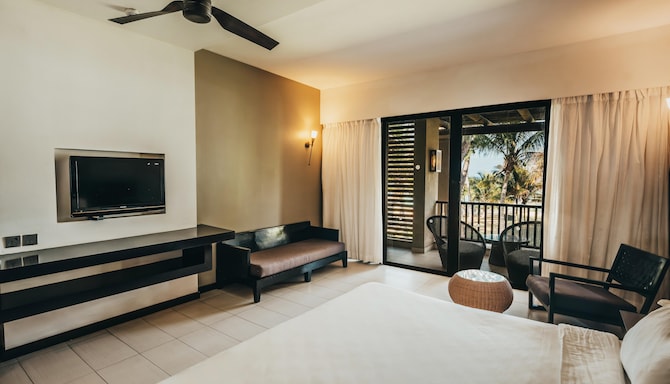 Crystals Beach Resort Belle Mare, a member of Radisson Individuals - Chambres / Logements