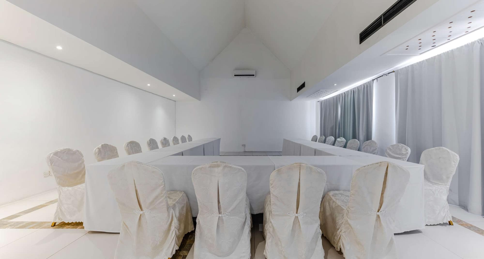 Crystals Beach Resort Belle Mare, a member of Radisson Individuals - Palmar Conference room