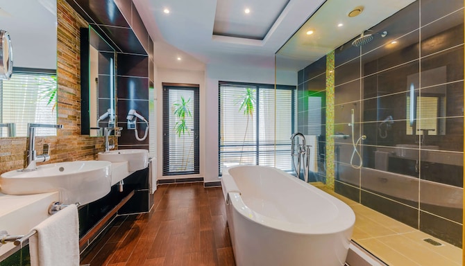 Crystals Beach Resort Belle Mare, a member of Radisson Individuals - Bain de suite