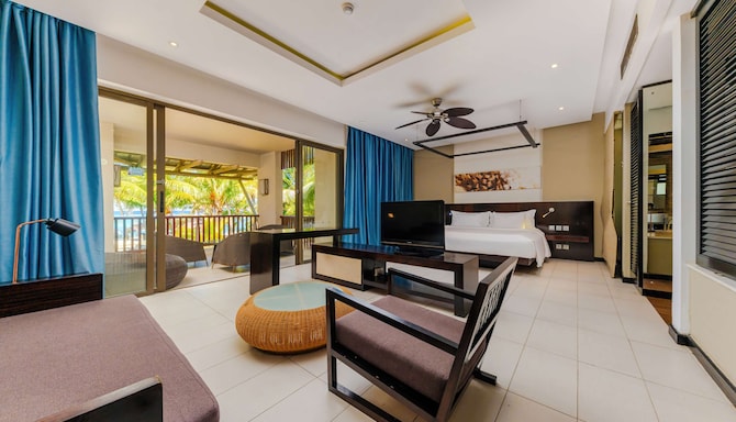 Crystals Beach Resort Belle Mare, a member of Radisson Individuals - Junior Suite Ocean View