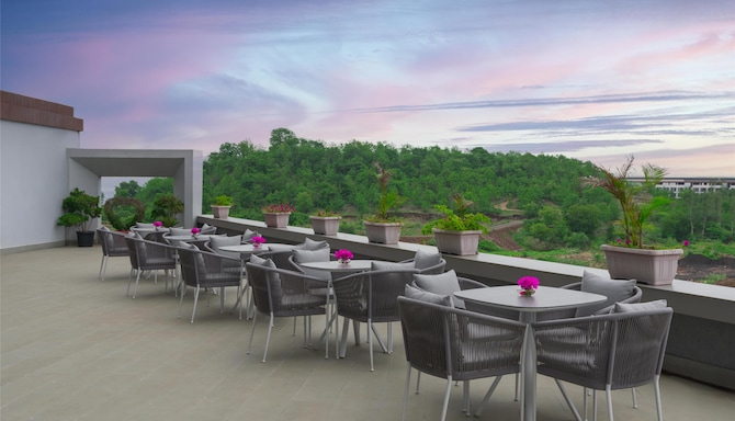 D Square Statue of Unity Kevadia, a member of Radisson Individuals - Alfresco