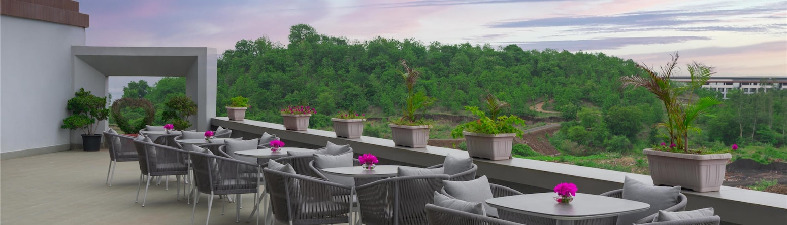 D Square Statue of Unity Kevadia, a member of Radisson Individuals - Alfresco