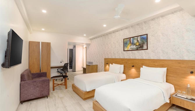D Square Statue of Unity Kevadia, a member of Radisson Individuals - Standard Room Twin Bed