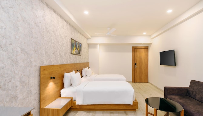 D Square Statue of Unity Kevadia, a member of Radisson Individuals - Standard Room Twin Bed