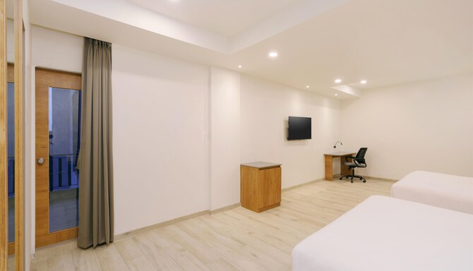 D Square Statue of Unity Kevadia, a member of Radisson Individuals - Family Suite - Museum View with Balcony