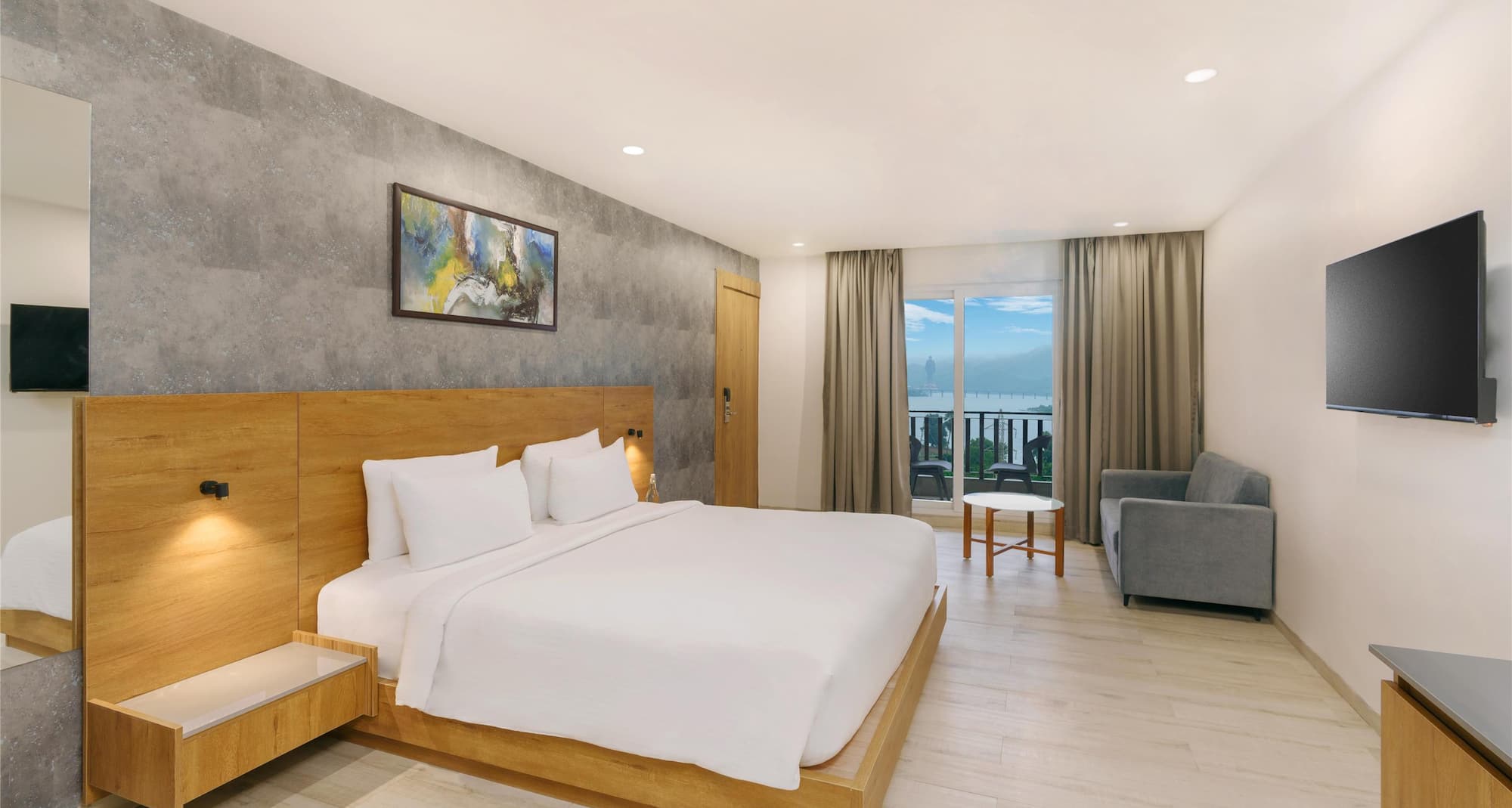 D Square Statue of Unity Kevadia, a member of Radisson Individuals - Suite Room - Statue View with Balcony