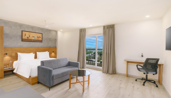 D Square Statue of Unity Kevadia, a member of Radisson Individuals - Family Suite - River View with Balcony