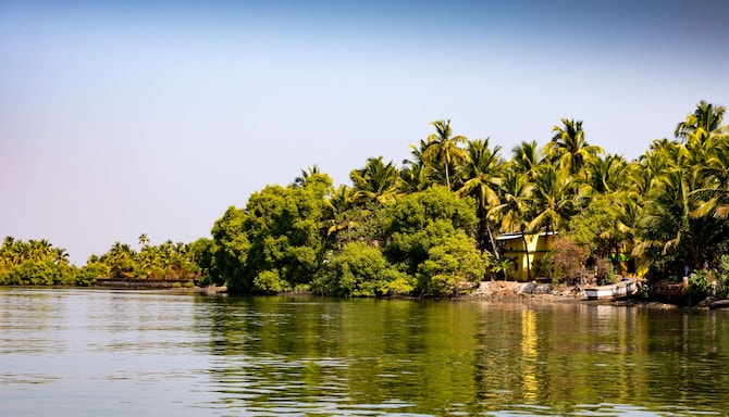 Destination Pages - Cavelossim, Goa, India