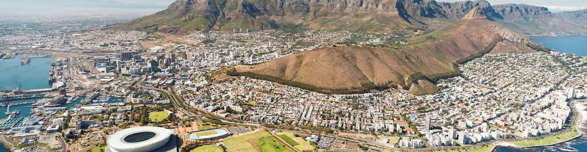 Reiseziel-Seiten - Luftaufnahme von Stadt in Südafrika