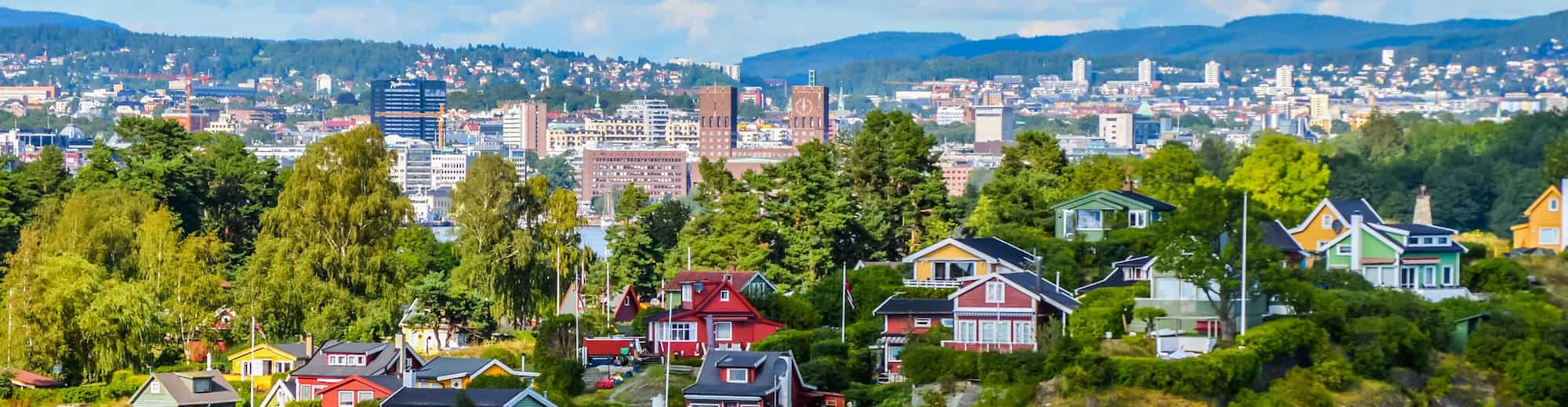 Pages relatives aux destinations - Vue aérienne d’une ville en Norvège