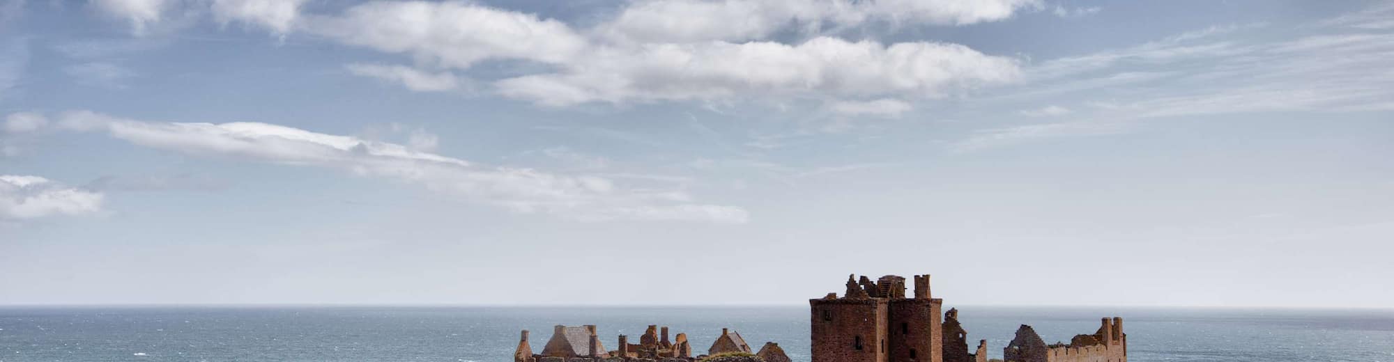 Reiseziel-Seiten – Schloss auf den Felsen in Aberdeen