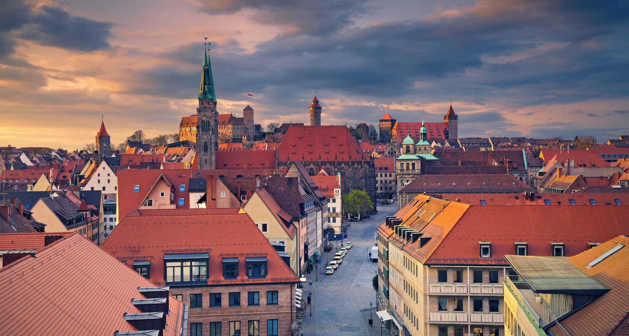 Destinationssidor – Vy av hustak i Gamla stan i Nuremberg, fågelperspektiv