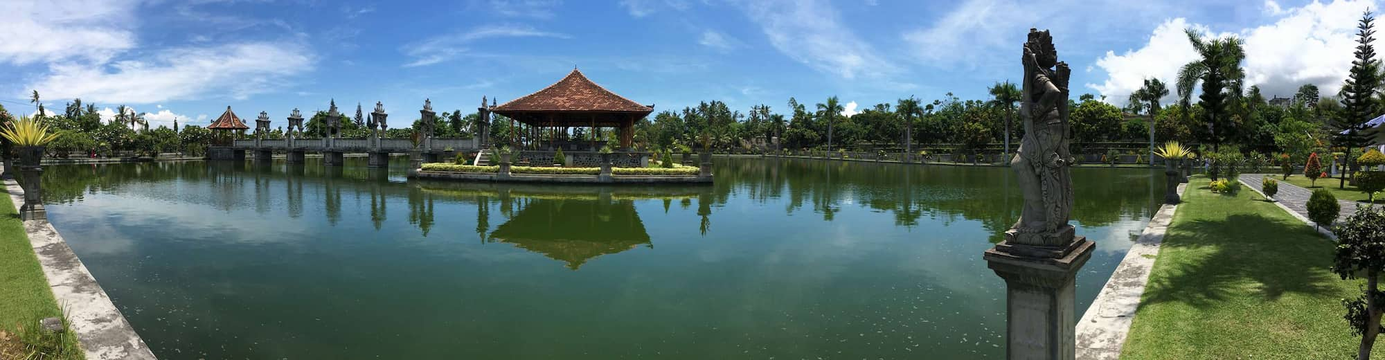 Reiseziel-Seiten - Tempel in Bali