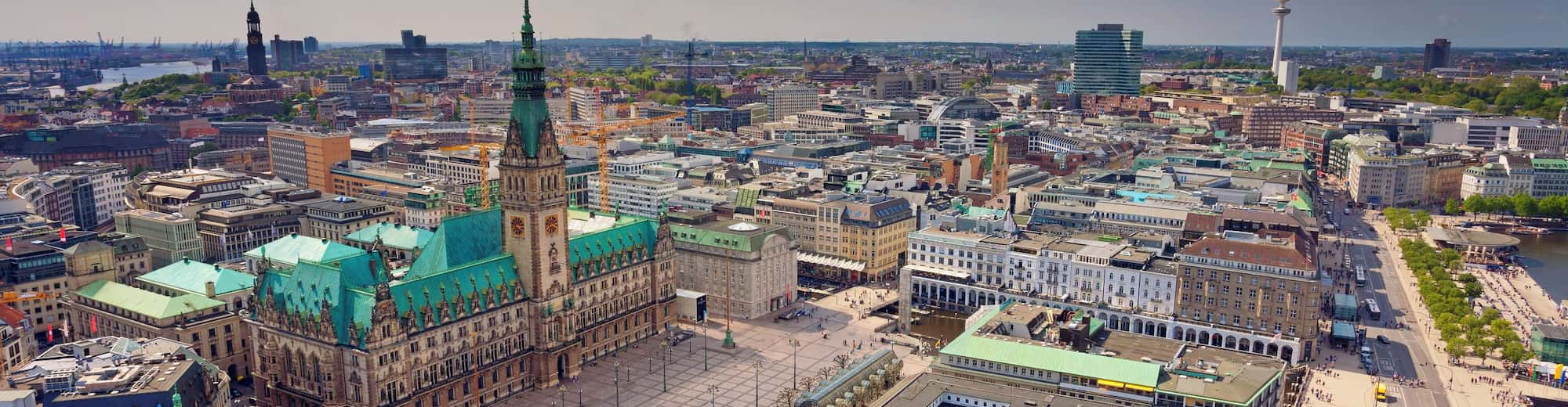 Reiseziel-Seiten - Luftaufnahme von Hamburg