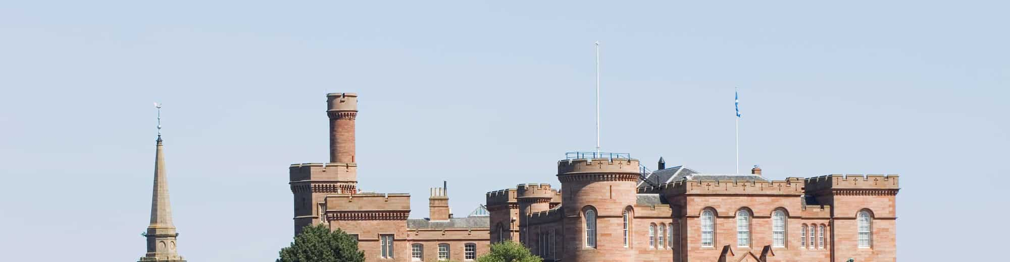 Reiseziel-Seiten - Inverness Castle