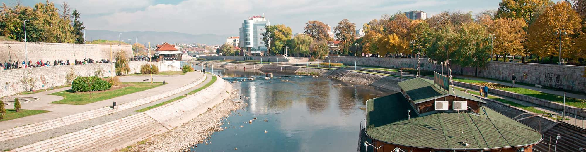 Reiseziel-Seiten - Fluss Nišavan, Niš, Serbien