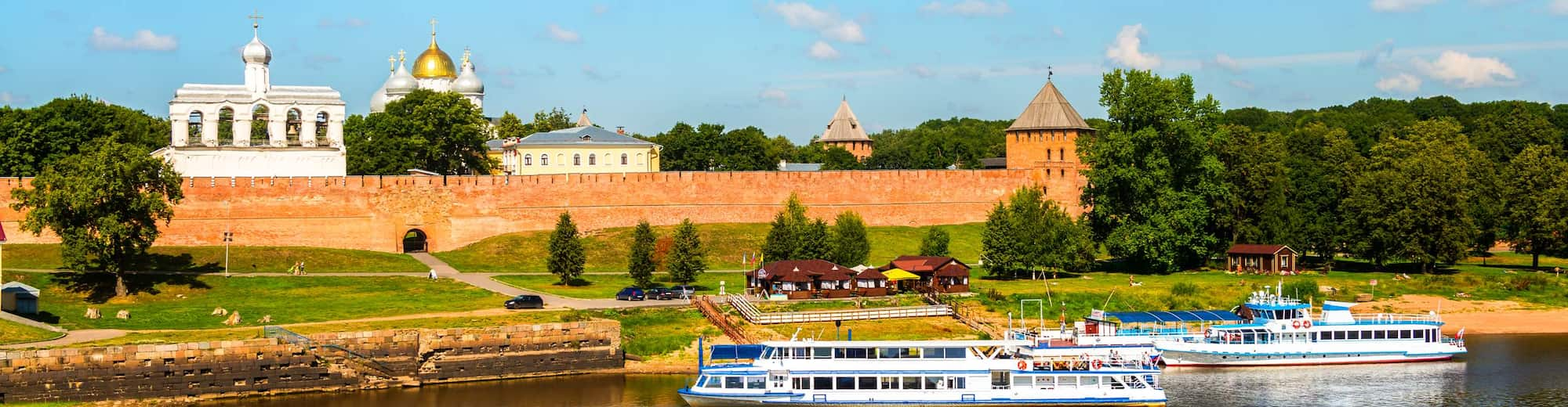 Destination Pages - EERU - Kremlin wall and tower, Veliky Novgorod, Russia