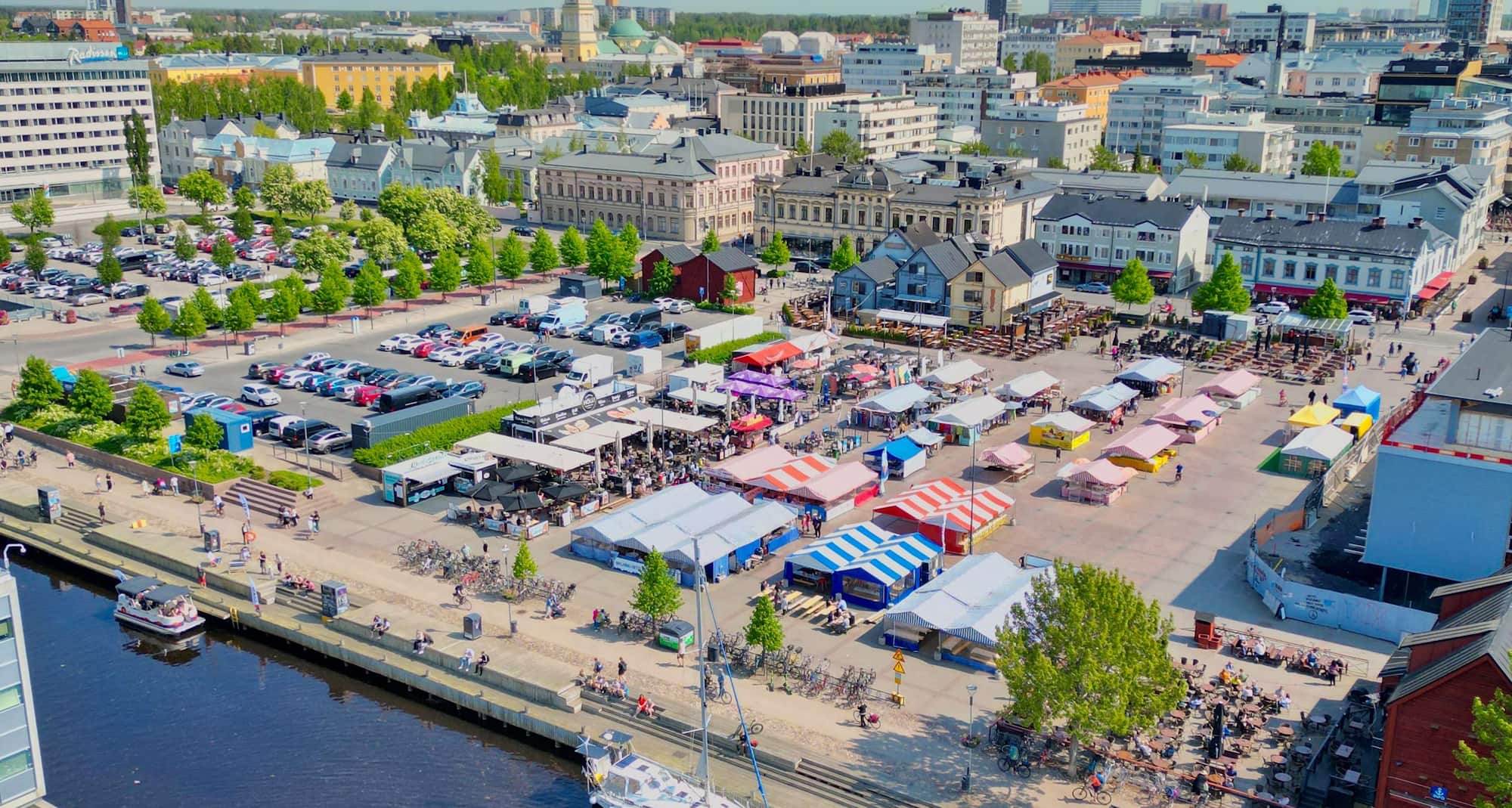 Oulu market square in summer